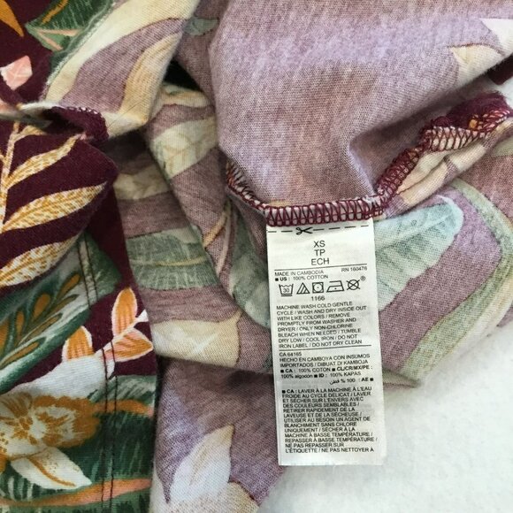 Old Navy Everywear Tank Top Sleeveless in Tropical Burgundy Floral Women's Sz XS - Picture 9 of 9